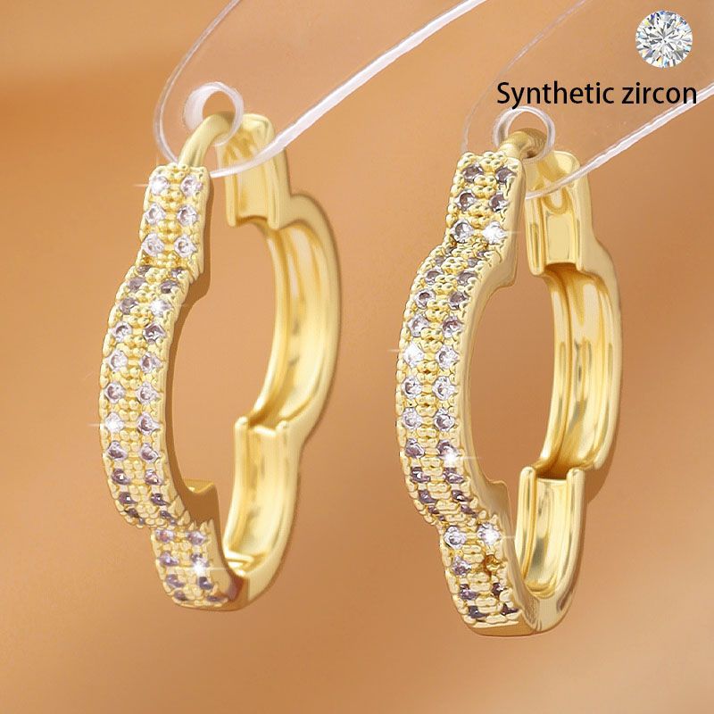 Peach Heart Zircon Earrings – Micro-Pavé Sparkling Gold Heart Design for Women