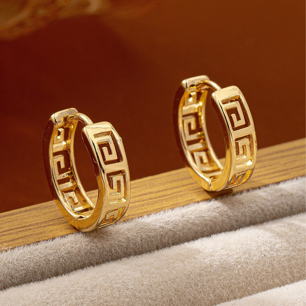 Retro Ethnic Pattern Earrings – Electroplated Gold Tibetan Silver Style (Gold & Silver)