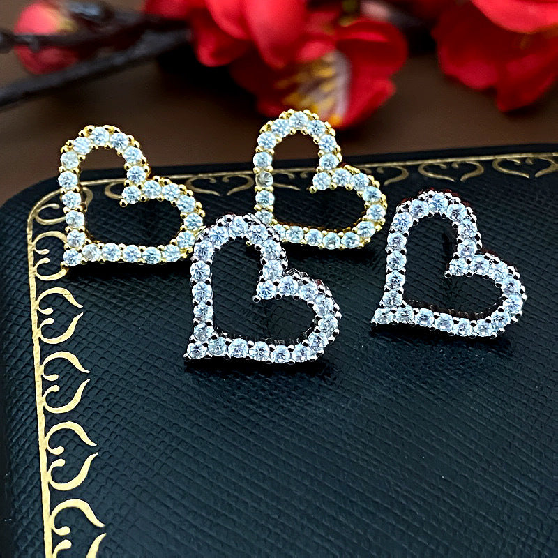 Korean Hollow Heart Stud Earrings – Minimalist Elegant All-Match Design (Gold & Silver)