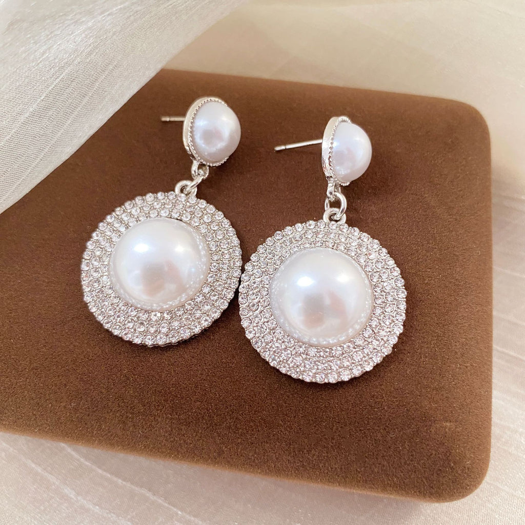 French Retro Pearl Earrings – Minimalist Wave Design Silver Studs