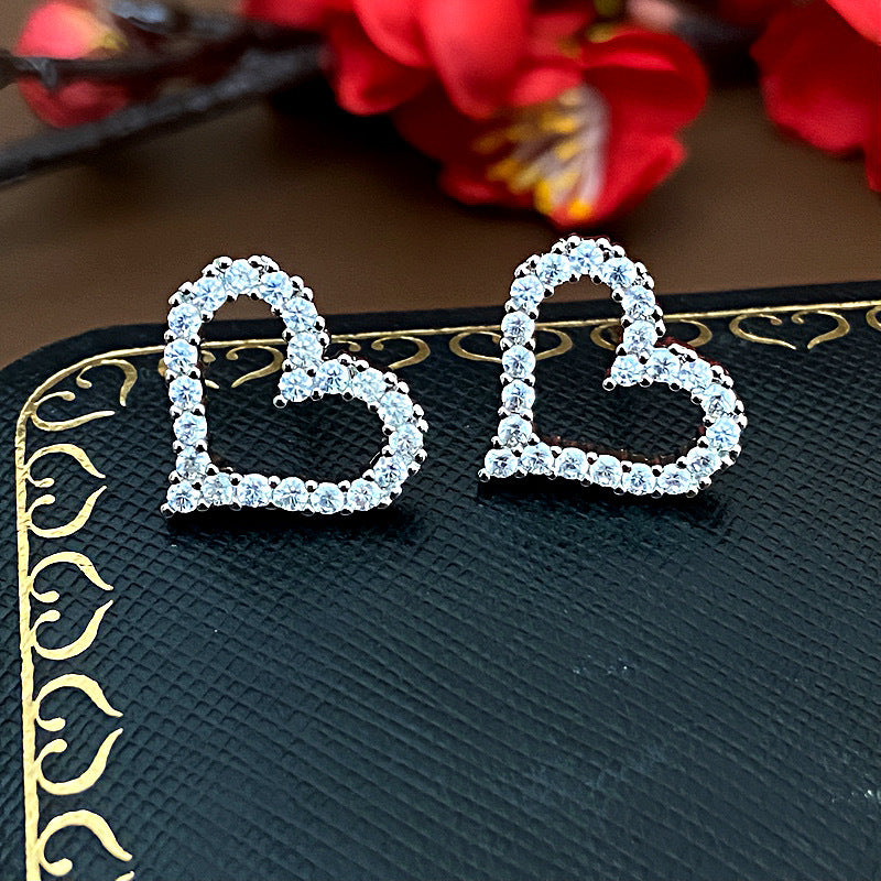 Korean Hollow Heart Stud Earrings – Minimalist Elegant All-Match Design (Gold & Silver)