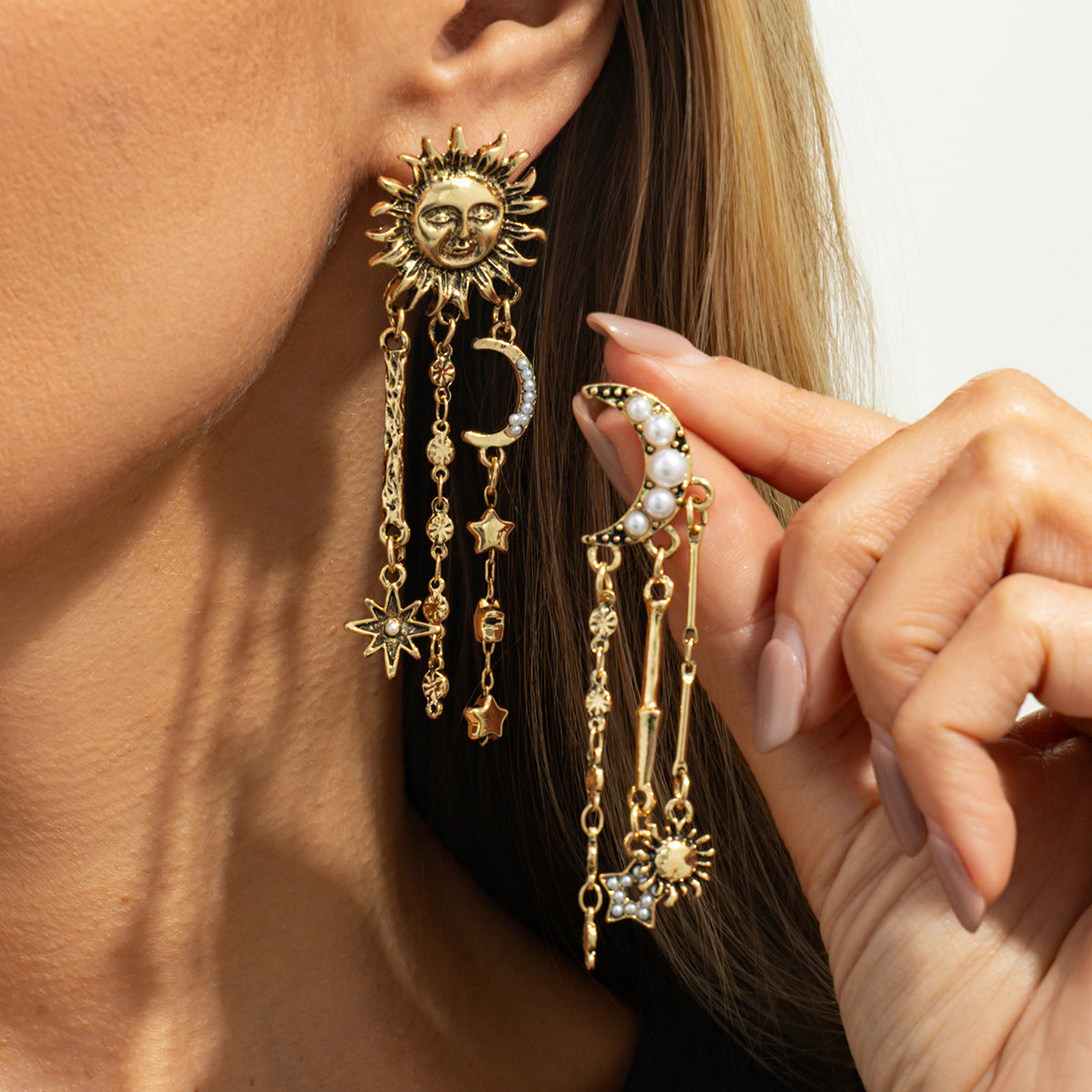 French Vintage Floral Tassel Earrings – Hollow Geometric Diamond-Encrusted Statement Design