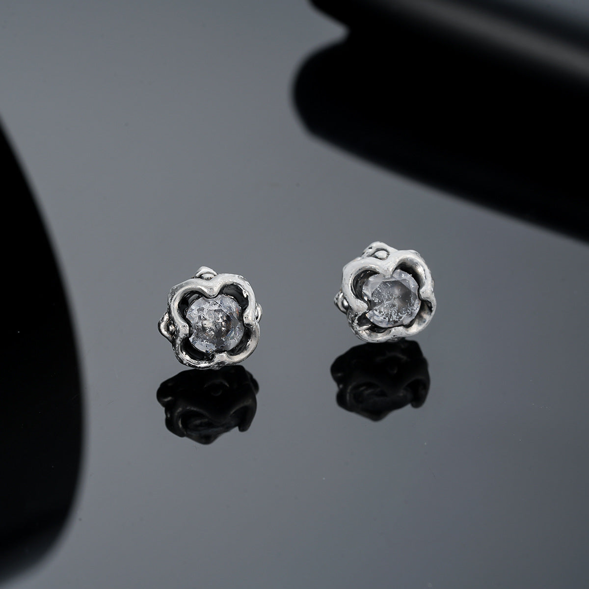 Magnetic Star Ear Studs – Unisex No-Piercing Titanium Steel Earrings (Black Pair)