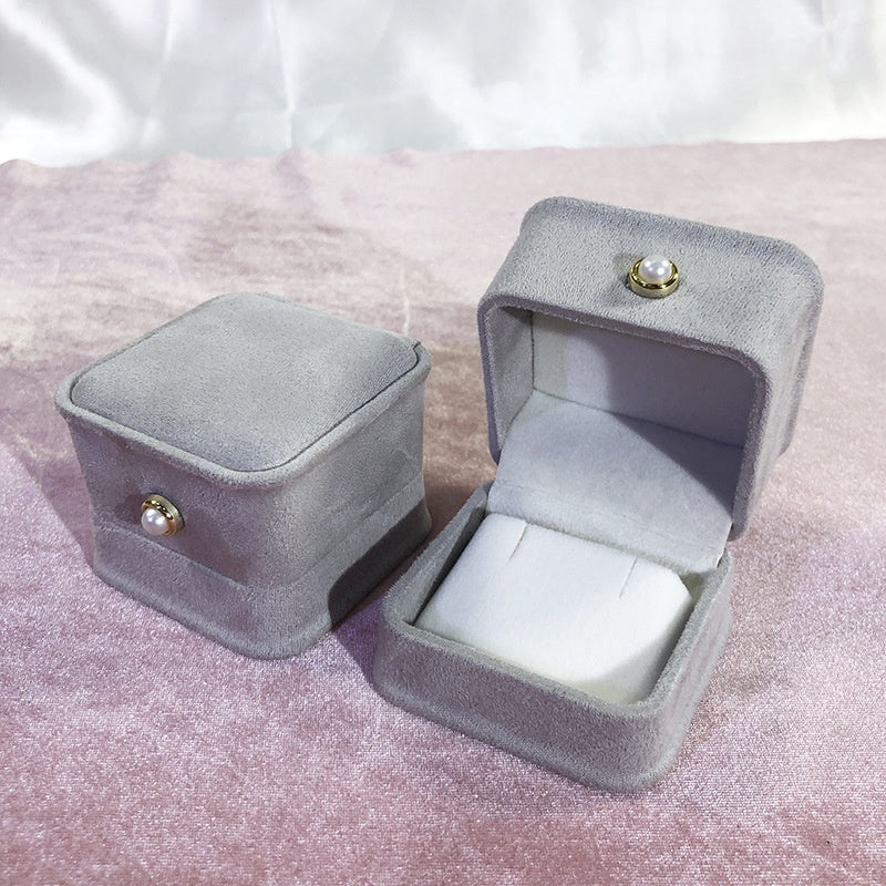 Luxury Velvet Jewelry Box with Pearl Buckle – Gift-Ready Storage for Rings, Earrings & Necklaces