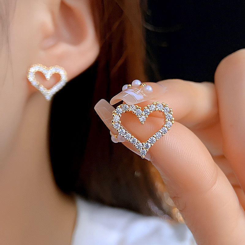 Korean Hollow Heart Stud Earrings – Minimalist Elegant All-Match Design (Gold & Silver)