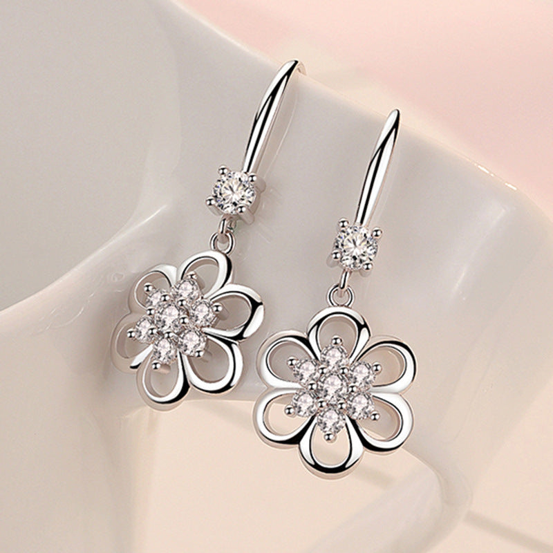 Floral White Gold Earrings – Long Elegant Flower Design with White or Purple Stone