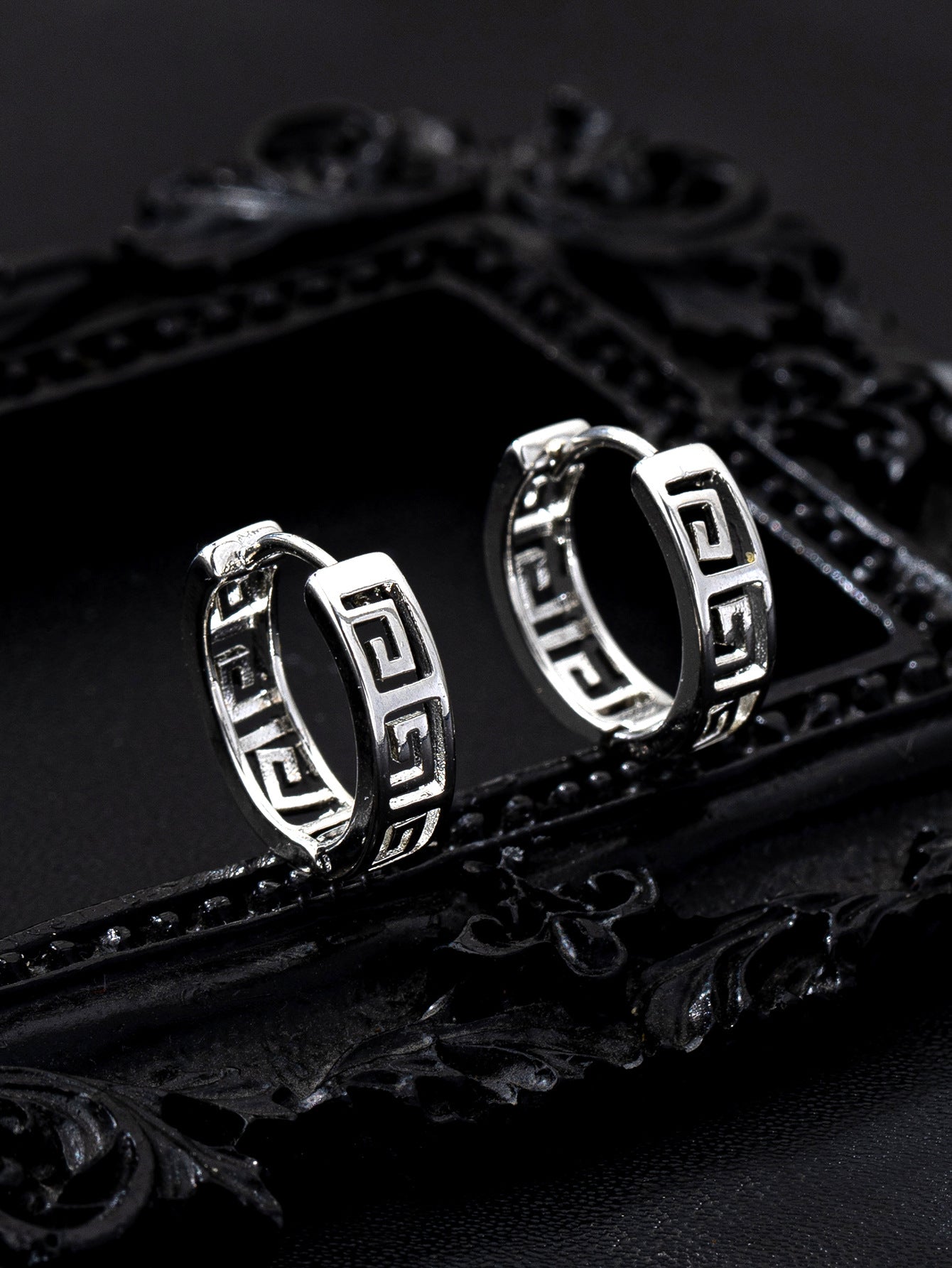 Retro Ethnic Pattern Earrings – Electroplated Gold Tibetan Silver Style (Gold & Silver)