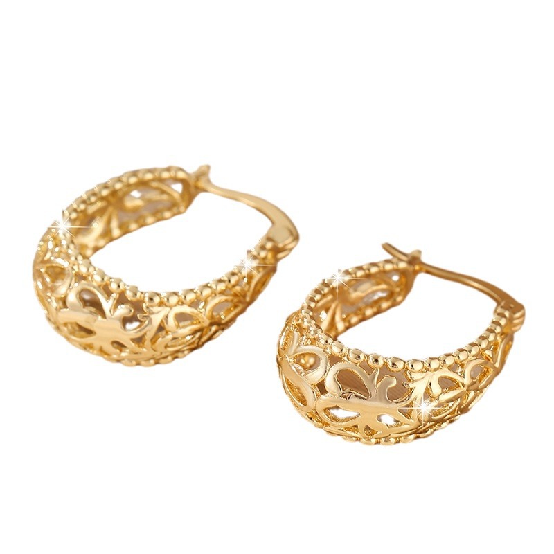 Retro Geometric Hollow Hoop Earrings – Large European & American Statement Design (Gold & Silver)
