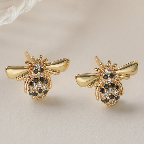 18K Gold-Plated Zircon Cat & Bee Stud Earrings – Cute Luxury Micro-Pavé Design